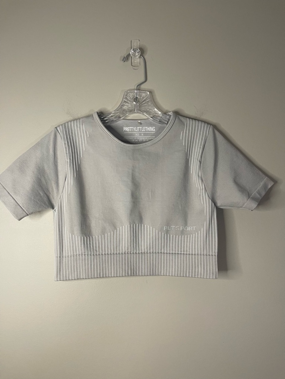 PrettyLittleThing Light Gray Cropped Sport Tee